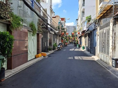 Bán nhà 3  tầng hoàng hoa thám tân bình cách nhà ga t3 tsn chỉ 300m dt 141m2 2