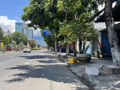 bán nhà mặt tiền nguyễn lương bằng   liên chiểu        nhà cấp 4, 74m  vuông vức, mặt tiền đường 1