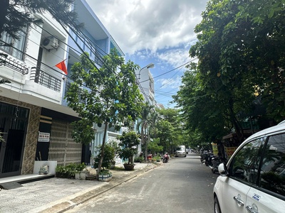 Bán nhà 2 tầng 90m2 quận Sơn Trà  gần Phạm Văn Đồng    Giá 13,x Tỷ 4