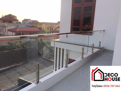 Lan can kính ban công không trụ giá tốt tại Hà Nội 0