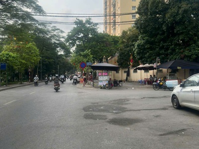 Bán đất phố Vip- Trung Hoà, Cầu Giấy- OTO vào nhà- cây 8 tầng hoặc biệt thự 0