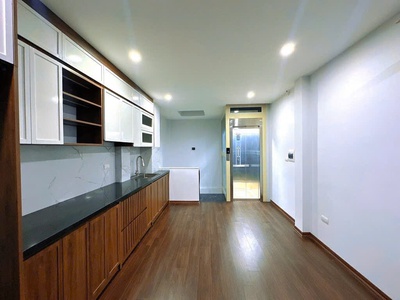 Nhà đẹp TÂY HỒ   33m    6 TẦNG THANG MÁY   ở ngay   thông TRÍCH SÀI   gần HỒ TÂY 1