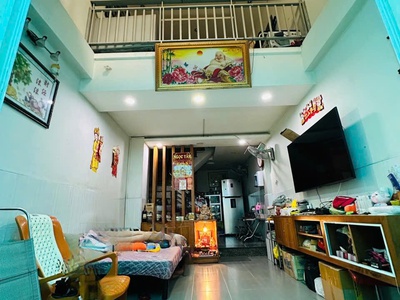 Chủ cần tiền bán gấp nhà Nguyễn Thiện Thuật, Q3, giá 5tỷ9. DT 42m2 x 5 tầng, 3,2x13m, Hẻm 3,5m 1