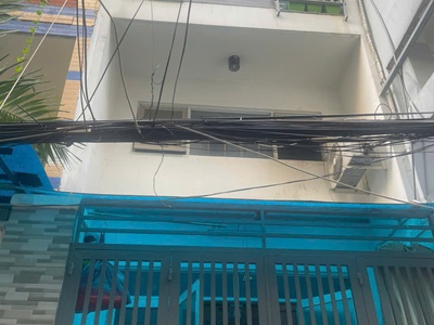 Chủ cần tiền bán gấp nhà Nguyễn Thiện Thuật, Q3, giá 5tỷ9. DT 42m2 x 5 tầng, 3,2x13m, Hẻm 3,5m 0