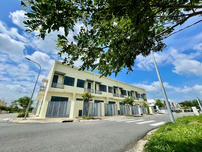Bán căn nhà 1 trệt 1 lầu ngay KCN Phước Đông , giá bán 1.7 tỷ, ngân hàng cho vay 80 1