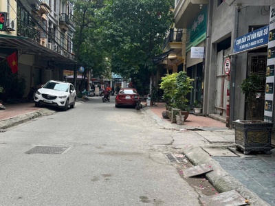 Bán nhà ngõ 157 pháo đài láng 48m 6 tầng thang máy ô tô tránh đang kd giá 21.5 tỷ 0