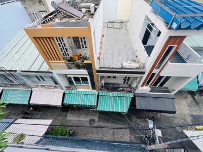Biệt thự ngang khủng 8m   ngay chợ vải phú thọ hòa   2 lầu   152m    nhỉnh 18 0
