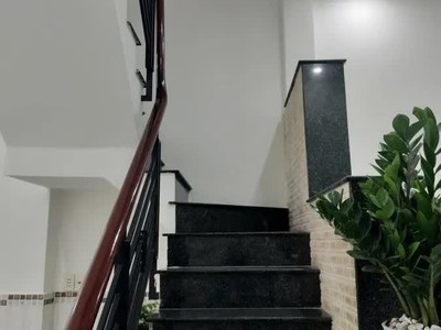 Nhà mới  lê văn quới, bình tân, hxh, 63m2, 3 tầng - giá nhỉnh   6tỷ, sổ đỏ 1