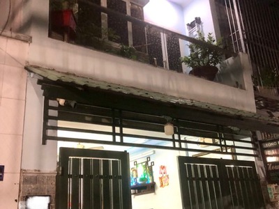 Nhỉnh 6 tỷ   nhà 2 tầng 46m  đối diện e-mart, hẻm 5m thông, kinh doanh tốt 1