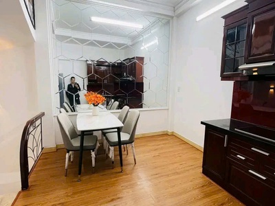 Cơ hội hiếm sở hữu căn nhà trung tâm quận hoàn kiếm, vị cực hiếm, 5 tầng. phù hợp hộ gia đình trẻ. 1