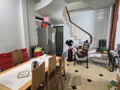 Cc bán nhà trương định  dt 45m2 x 5t- hơn 9 tỷ- ngõ 3 gác nông rộng thoáng  khu trung tâm đắc 2