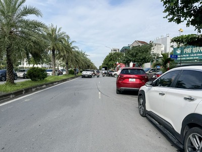 Bán 88,05m2 đất tặng nhà 1,5 tầng đang cho thuê tại mặt phố Đào Đình Luyện đối diện Vinhomes 5