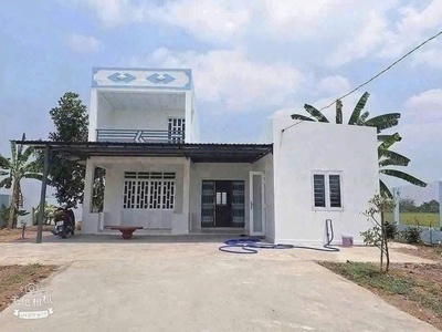 Nhà vườn hẻm Nguyễn Văn Thọ, xã Lạc Tấn, huyện Tân Trụ tổng dt 500m2 2pn 2wc giá 2 tỷ 4