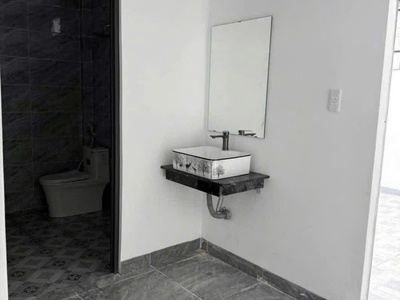Bán nhà đẹp gần sát quốc lộ 1A - SHR - 75M2 - 2TY2 0