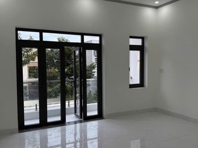 Bán nhà đẹp gần sát quốc lộ 1A - SHR - 75M2 - 2TY2 6
