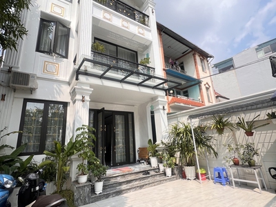 Phố hoa lâm,long biên 18tỷ 130m,nhà đẹp xây ở kiên cố,gần phố 1