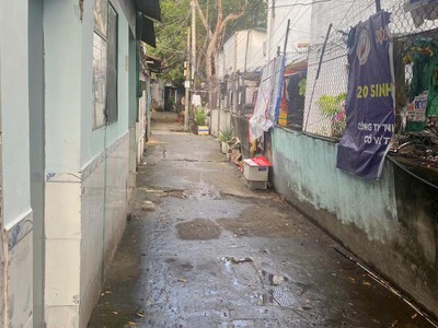 Nhà 2 tầng 40m2, vuông   an phú đông 25 q12 4