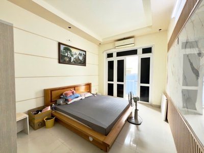 Siêu vip q10   ngã 7 lý thái tổ   2 mặt hẻm không lộ giới   50m    4 tầng   giá 10.9 3