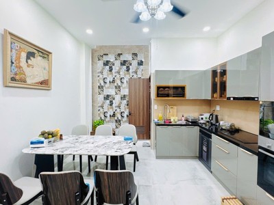Mặt tiền kinh doanh quận 1 - 63m2  4x15  3 tầng   nhà mới, nội thất cao cấp   18.5 tỷ 4