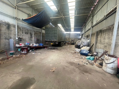 Hóc môn   cho thuê mb kho xưởng dt : 300 m2 , nhà cấp 4, tel : 090 6830170   chính chủ 1