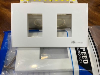 Phân phối mặt nạ 1 -2-3 cổng trắng sứ, hiệu Ancomteck mã ACT-FC1/2/3-RC1 1