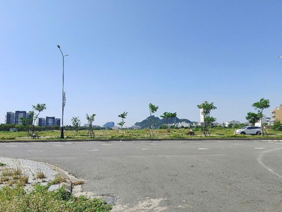 Bán lô đất 2 MT đường Minh Mạng cách Võ Nguyên Giáp 100m 600m2 ngang 20m xây căn hộ, khách sạn 1