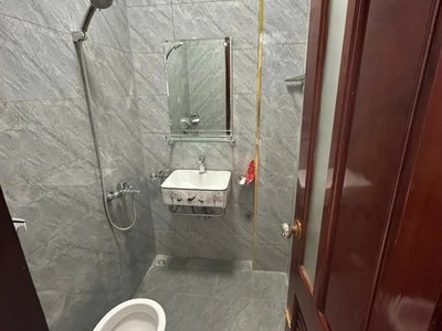Bán nhà thịnh quang 20m2. 5 tầng. mătj tiền 4.2m. giá 5.4 tỷ đống đa hà nội 1
