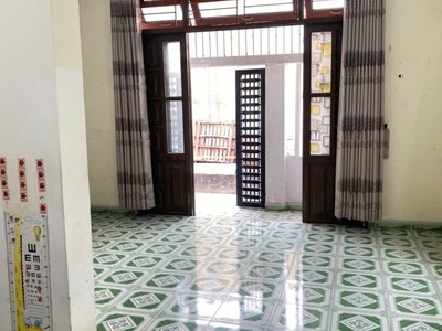 Nhà gác lững đúc, dt 70m2, lô góc 2 mặt kiệt 3m âu cơ, gần chợ hoà khánh - chỉ 2.45 tỷ 0