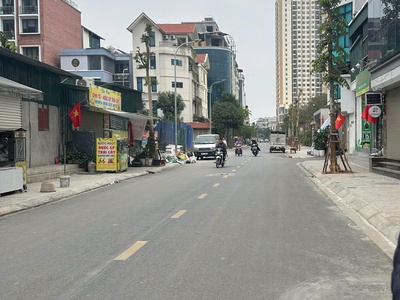 Cho thuê mbkd 168 nguyễn xiển thanh xuân  50m2 x 3 tầng  thang máy, thông sàn 0