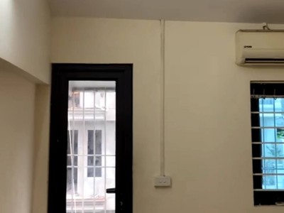 Cho thuê nhà phương mai, 5 tầng, 4 ngủ, 4 wc, 10.5 triệu ở gia đình, vp 3