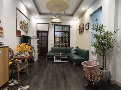 Võ chí công rất gần phố,ngõ nông rộng-5 tầng-53m giá 10 tỷ 500 0