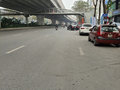 Với 25 tỷ sở hữu nhà mặt phố Phạm Văn Đồng 50m2x6t kinh doanh 0