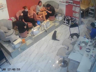 Sang tiệm nail ở hóc môn đang hoạt động tốt , mở dc 3 năm 2