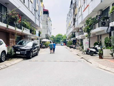 Siêu phẩm lô góc long biên, 57m x 6 tầng, thang máy, mặt tiền 15.6m, ôtô tránh, kinh doanh 0