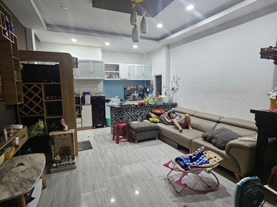  hẻm ô tô tránh   nhà 3 tầng 94m    ngang 5m   nở hậu   giá chỉ 9,9 tỷ  1