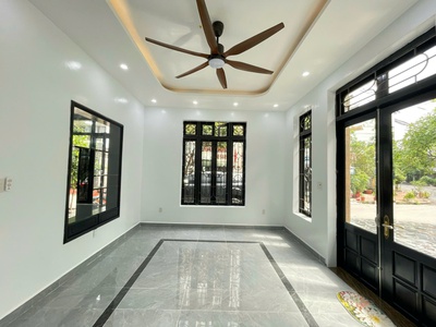 Cho thuê biệt thự Văn Cao, DT: 100m2, 6 p.ngủ khép kín. 0