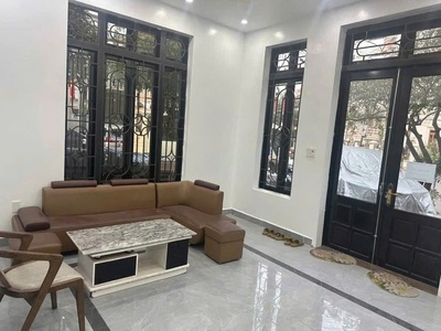 Cho thuê biệt thự Văn Cao, DT: 100m2, 6 p.ngủ khép kín. 7