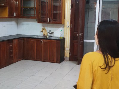 Cho thuê nhà Văn Quán 80m2, 4 tầng 20tr ngay cấp 2 Văn Yên xe tải tránh nhau 0