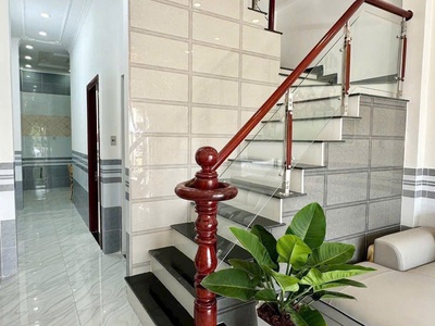 Bán nhà 75m2 1 trệt 1 lầu, 3 phòng ngủ 3 wc, trung tâm tp tân an, giá chỉ 2 tỷ 3 1