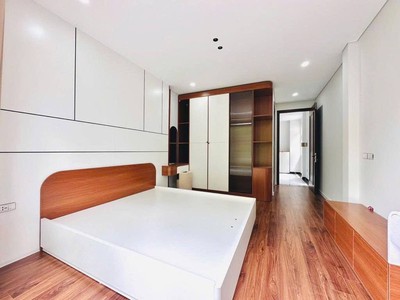 18.5 tỷ, oto tránh, vỉa hè, kinh doanh đỉnh, lõi đống đa, lô góc, 40m2 x 6t thang máy. 3