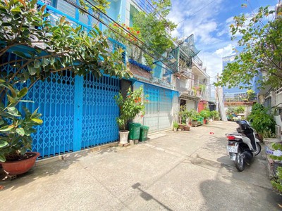 Nhà đẹp hẻm xe hơi thạnh lộc 16 gần chợ cầu đồng, lên gò vấp tiện, giá tốt 2