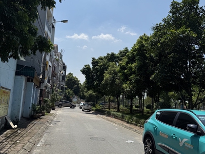Thạch bàn,long biên 15tỷ 76m đất,ô tô dừng đỗ,kinh doanh,xây ở văn phòng đỉnh 1