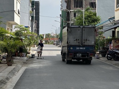 Ngọc thụy,long biên 23tỷ 80m nhà c4,ô tô vỉa hè kinh doanh,văn phòng,cho thuê đỉnh 2