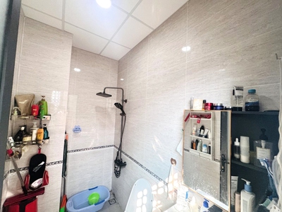 Bán nhà 3 tầng  lô góc   2 mặt hẻm xe hơi   chỉ 4.85 tỷ   77m2 4x19m   linh xuân   thủ đức. 3