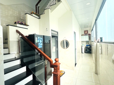 Bán nhà 3 tầng  lô góc   2 mặt hẻm xe hơi   chỉ 4.85 tỷ   77m2 4x19m   linh xuân   thủ đức. 4