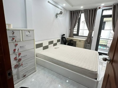 Nhà nguyên căn full nội thất đoàn văn bơ sat quận 1 2