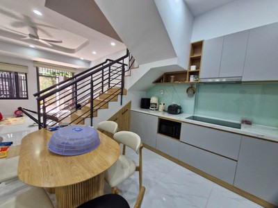 Bán nhà 3 tầng, 3pn , phú châu, tam bình, thủ đức. dt 54m2, sh, 7.2 tỷ. lh: 0933125879 1