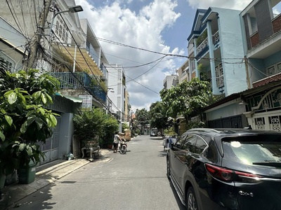 Bán nhà hẻm 10m dương quảng hàm - ngay nguyễn văn lượng, 10x24m, cấp 4, 21,5 tỷ. 0