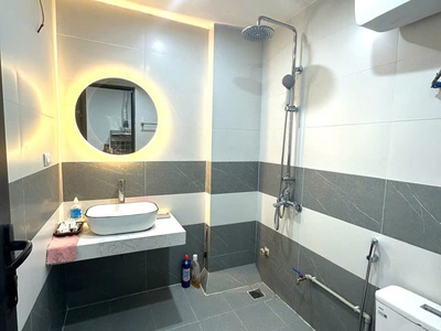 Bán nhà giáp bát   ô tô vào nhà   kinh doanh dòng tiền đỉnh cao   6 tầng thang máy   2 thoáng trước 2