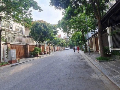  biệt thự siêu vip   làng việt kiều châu âu   trục chính rộng nhất khu   3 mặt thoáng 4